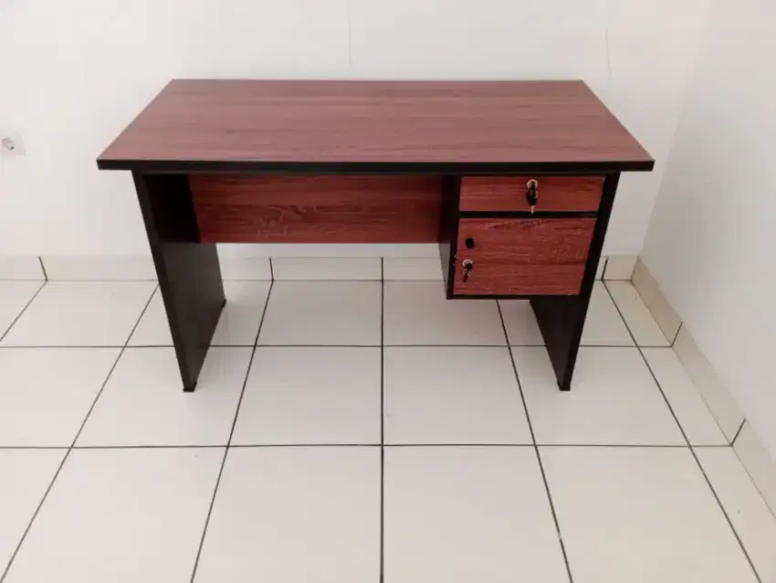 Meja kantor bc 890