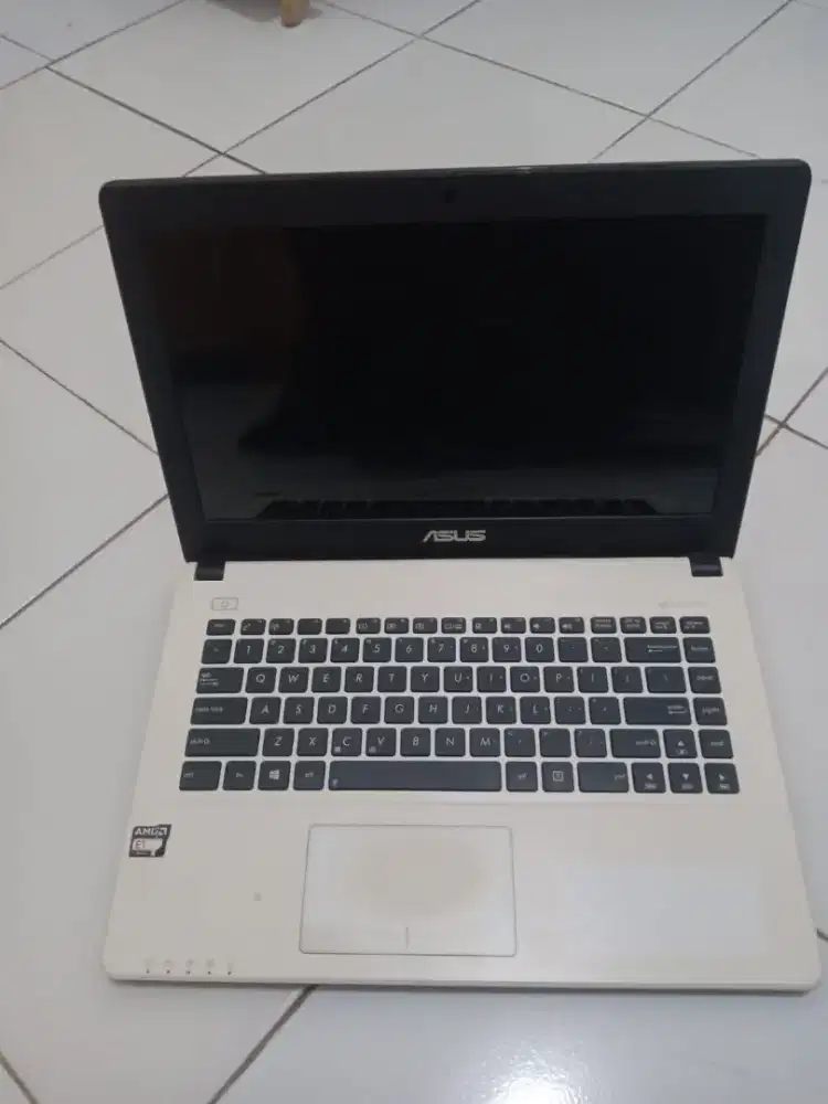 Dijual Laptop Asus X450EA/AMD Radeon HD 8210/RAM 2048 MB