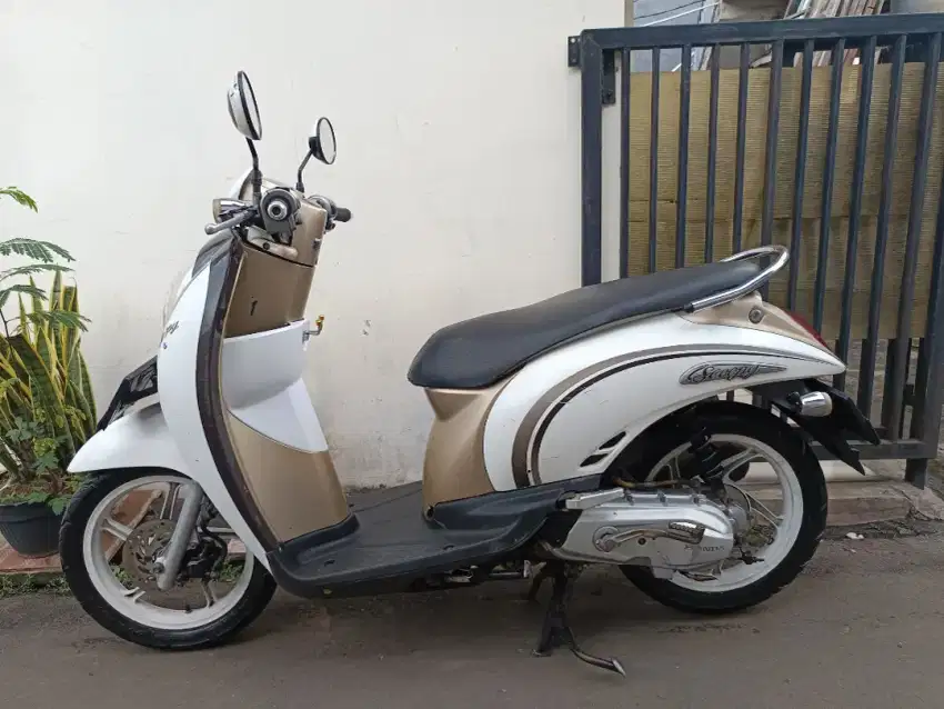 Scoopy karbu 2010 lengkap orisinil cakep