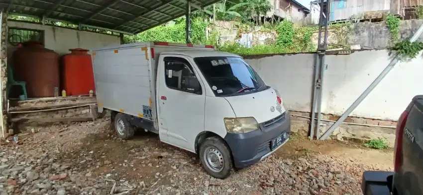 Mobil bekas Grand max 1.5 cc bos bensin MT