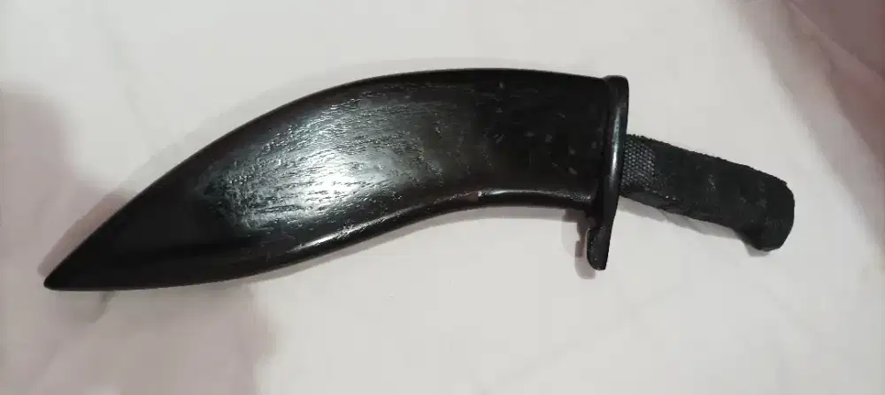 Pisau Kukri tajam