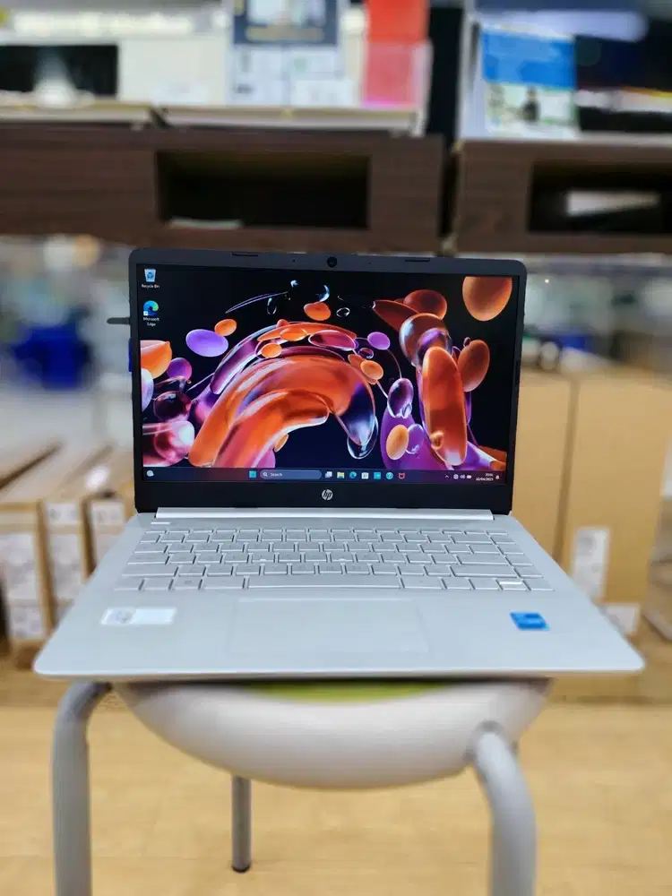 Laptop HP14 ep0261TU i3-1315U 8GB/512GB/Windows 11/OHS 2024/Garansi 2