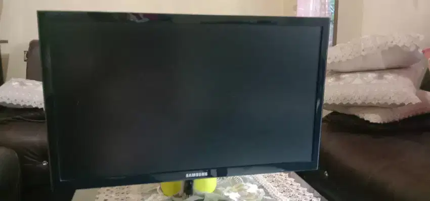 Layar monitor datar Samsung