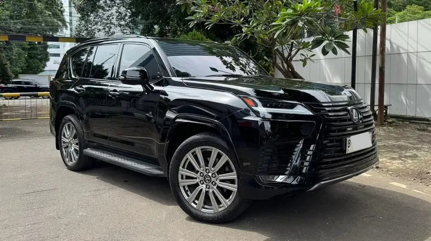 Lexus LX600 VIP 2+2 2024 CASH TERMURAH