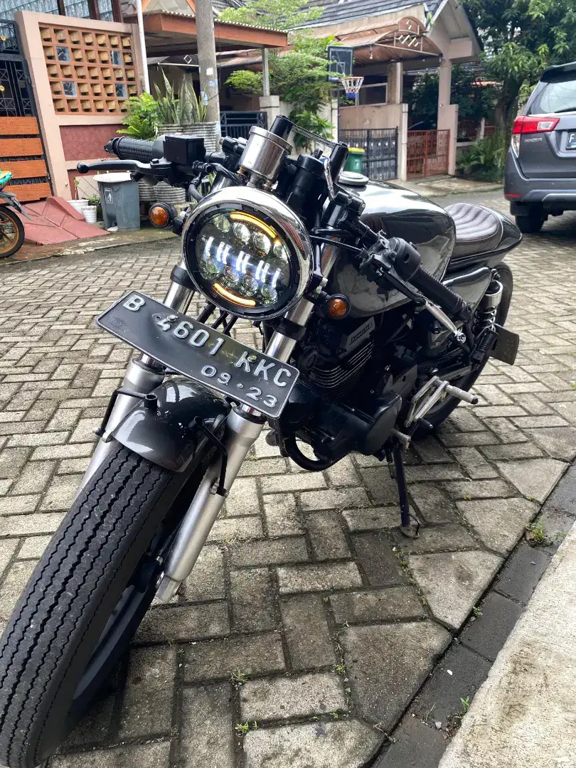 W175 Briliant Custom & AKA garage