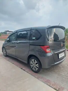 Honda Freed 2013 psd ac daubel mulus siap pakai