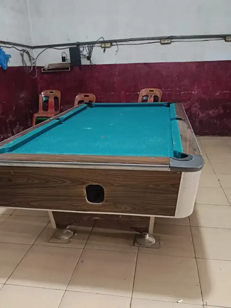 Meja biliard masih bagus
