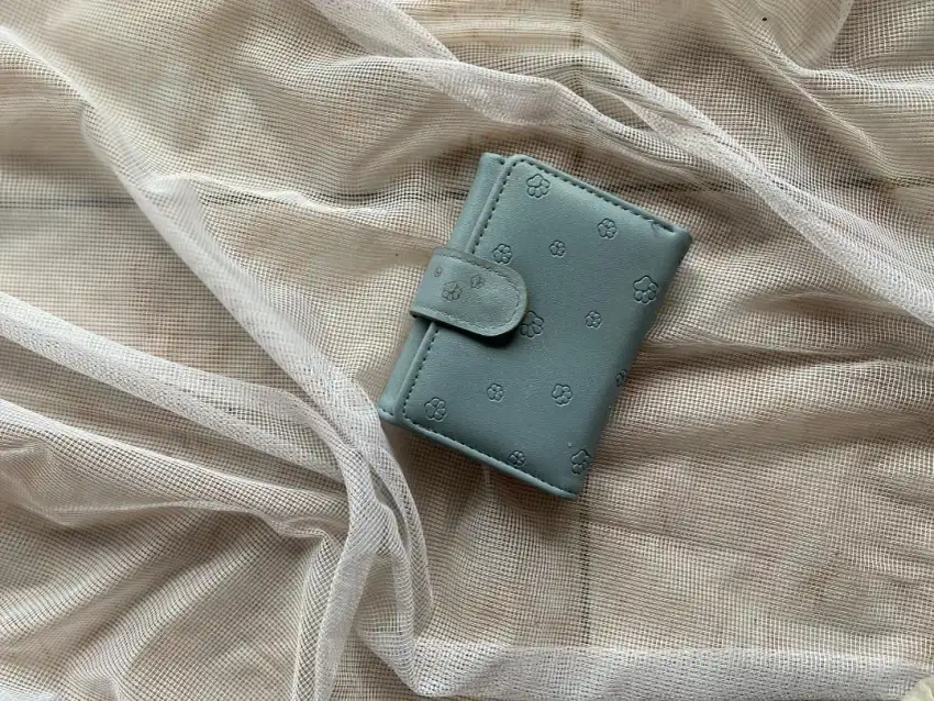 Dijual dompet biru simple