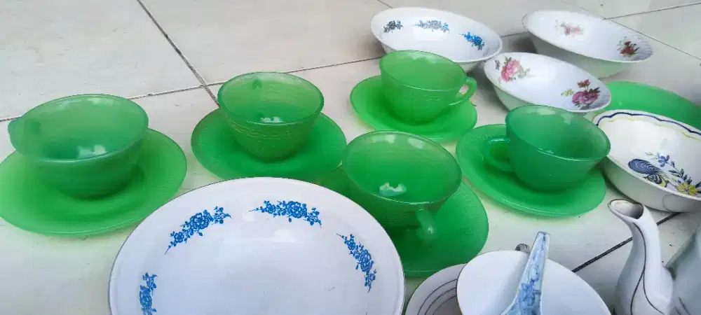 keramik piring mangkok cangkir jadeite porselen China cina tiongkok