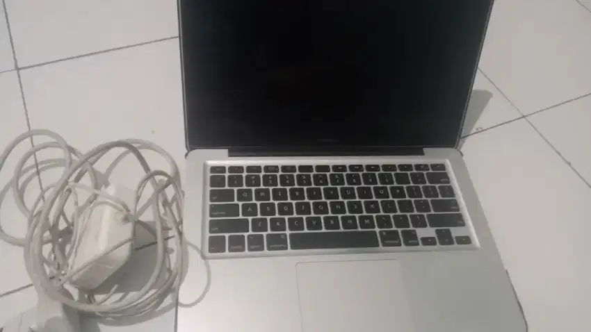 Macbook 2008 silver