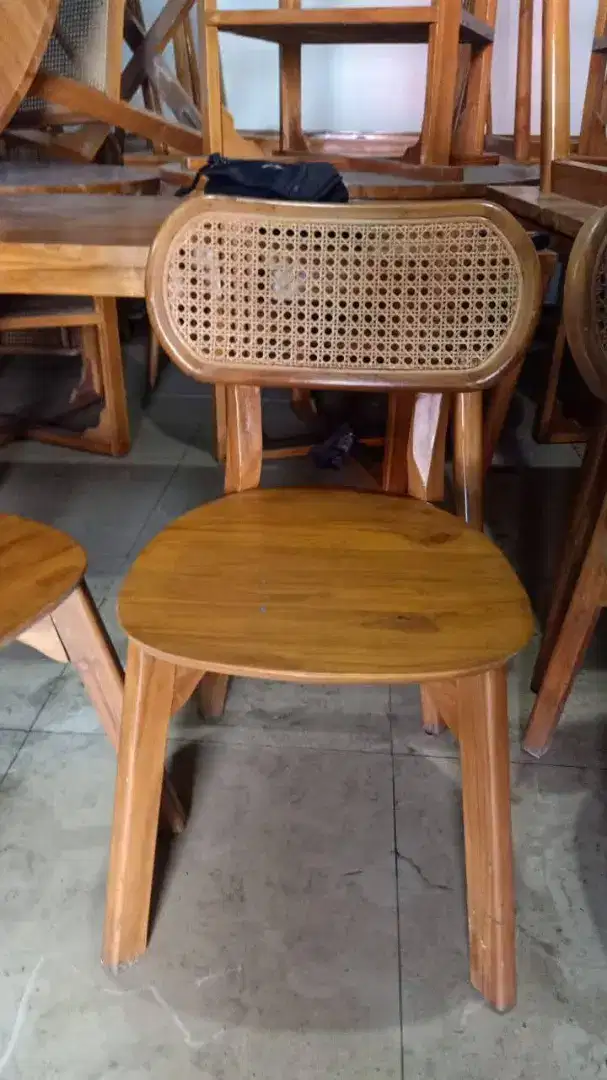Kursi cafe pakai rotan, kursi resto, kursi makan