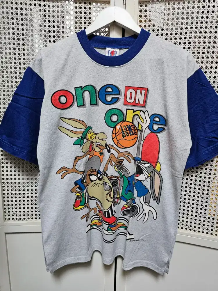 Kaos atasan baju unisex bugs bunny