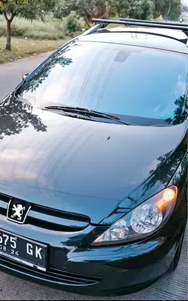 Mulus Siap Pakai Peugeot 307 SW Automatic Bensin Warna Hitam Tahun '04