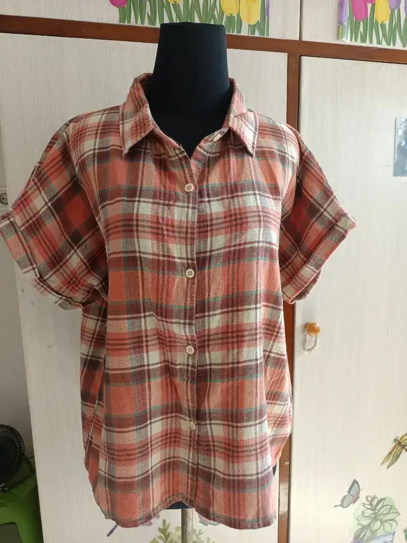 Kemeja flanel kotak kotak