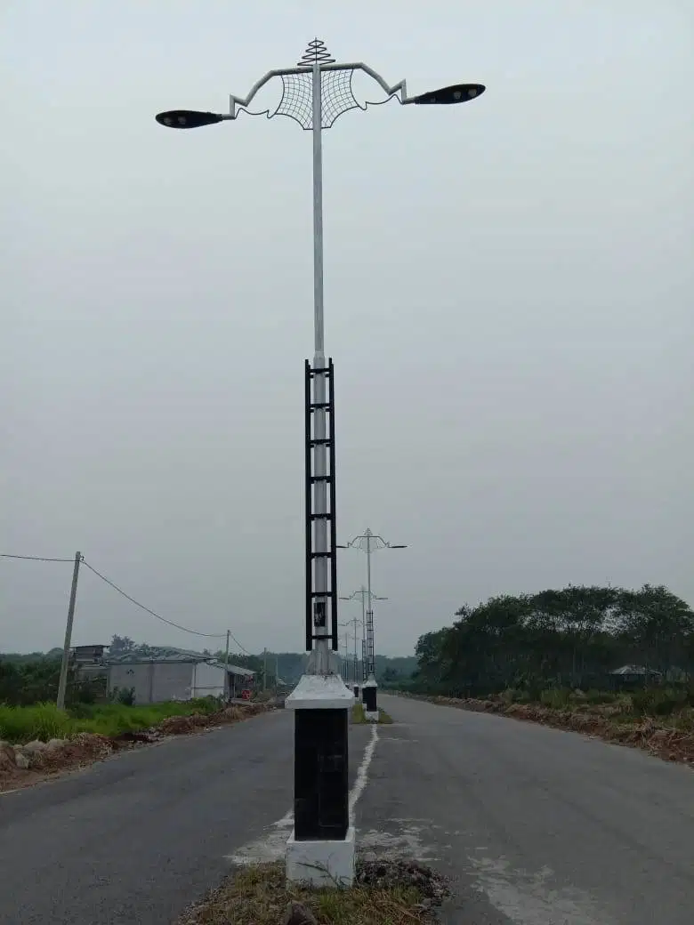 SOLAR PANEL TIANG LAMPU