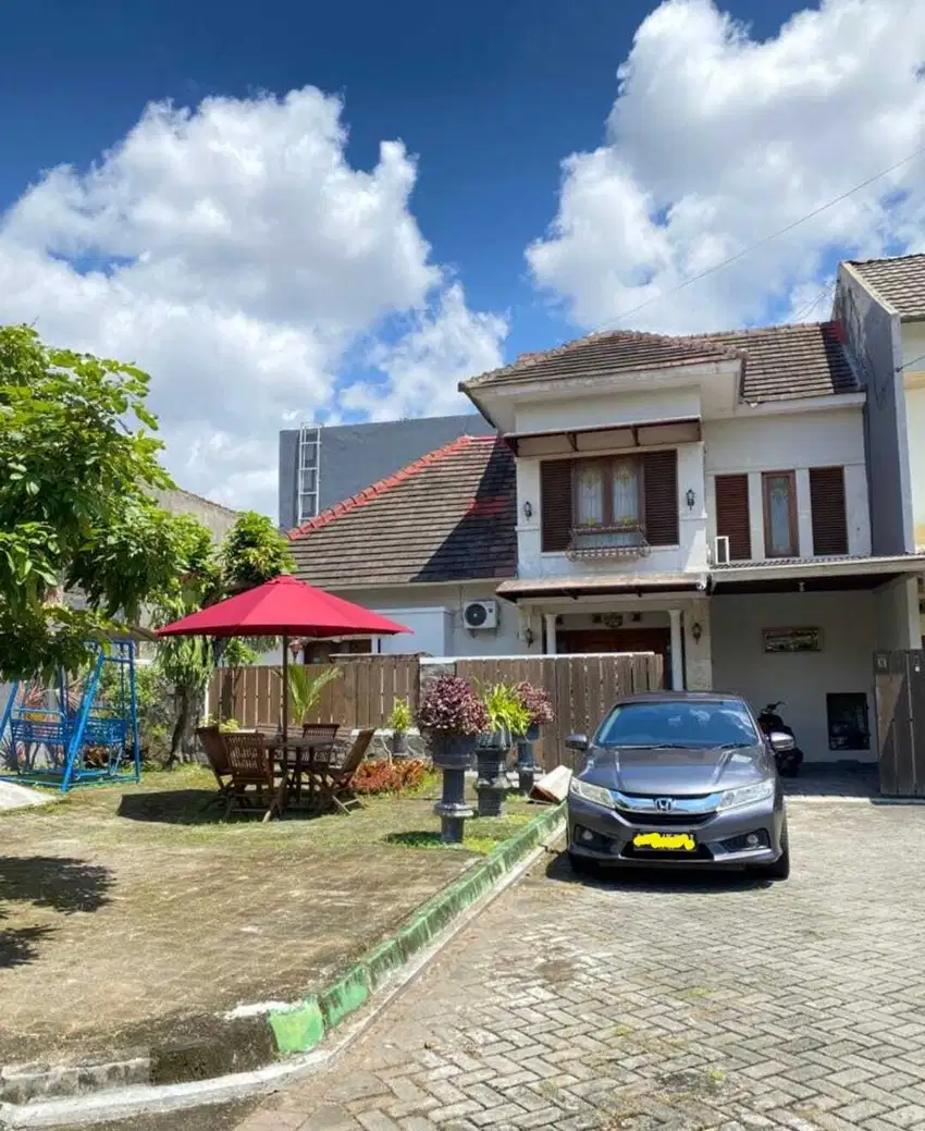 rumah mewah strategis dalam perumahan titi bumi mas jalan godean jogja