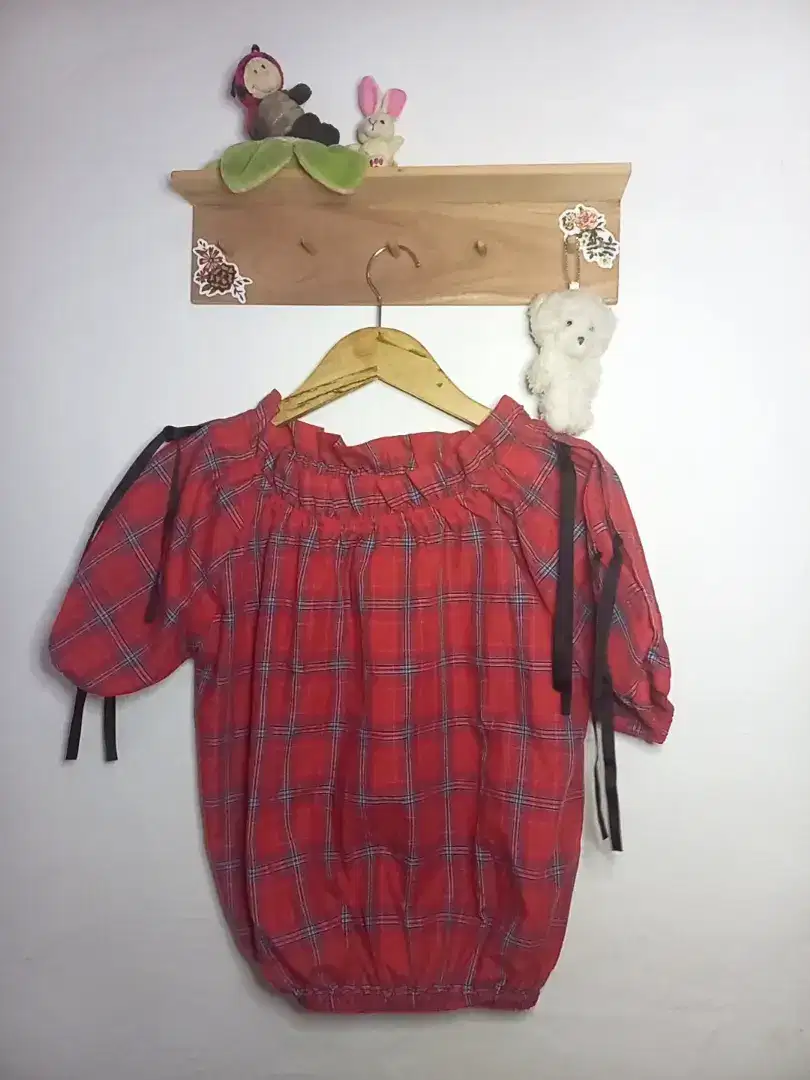 Preloved Crop top merah kotak