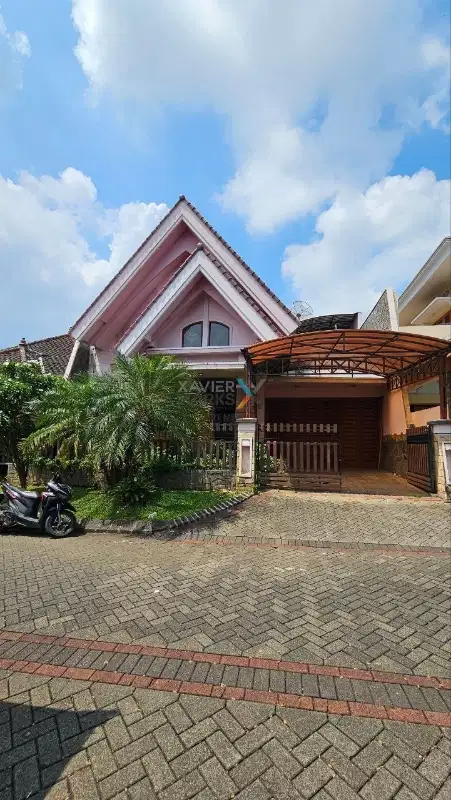 Rumah Mewah Modern Full Marmer di Istana Dieng, Malang