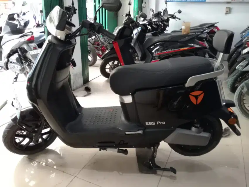Dijual Motor Listrik Yadea E8S Pro Tahun Pemakaian 2024