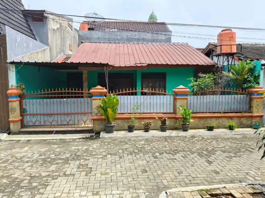 Rumah second dijual 130m²(800jt) Komplek Curug Cimanggis Depok