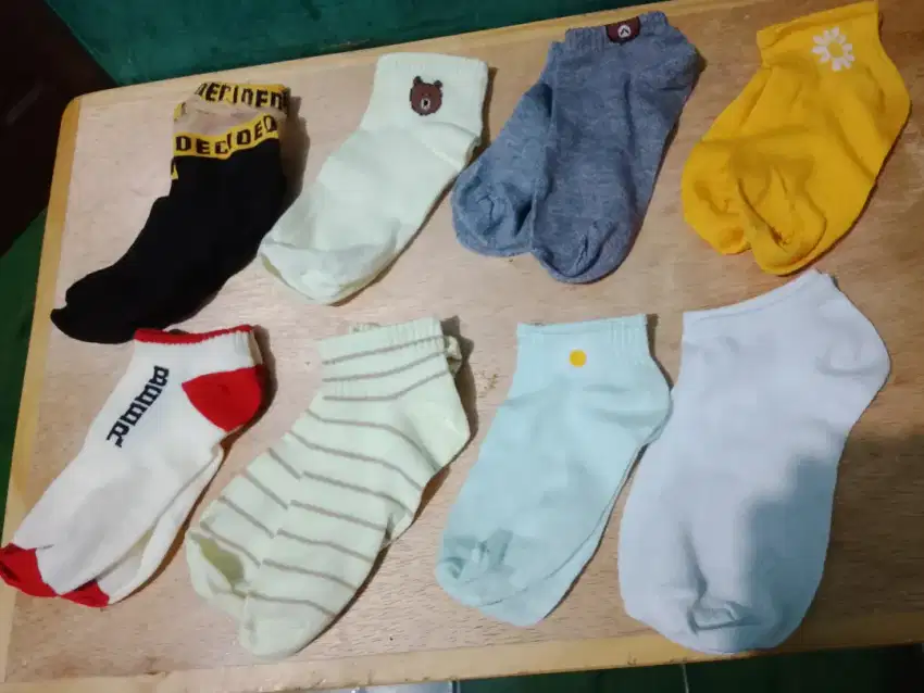 8 PASANG KAOS KAKI PENDEK SETUMIT UNTUK REMAJA