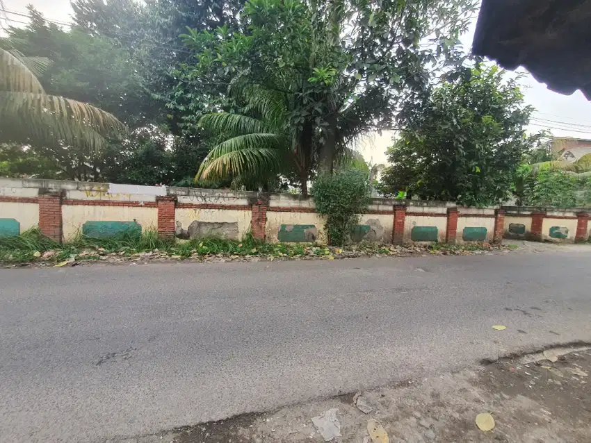 Tanah di hook luas 2450m2 di pamulang, SHM. Jalan raya