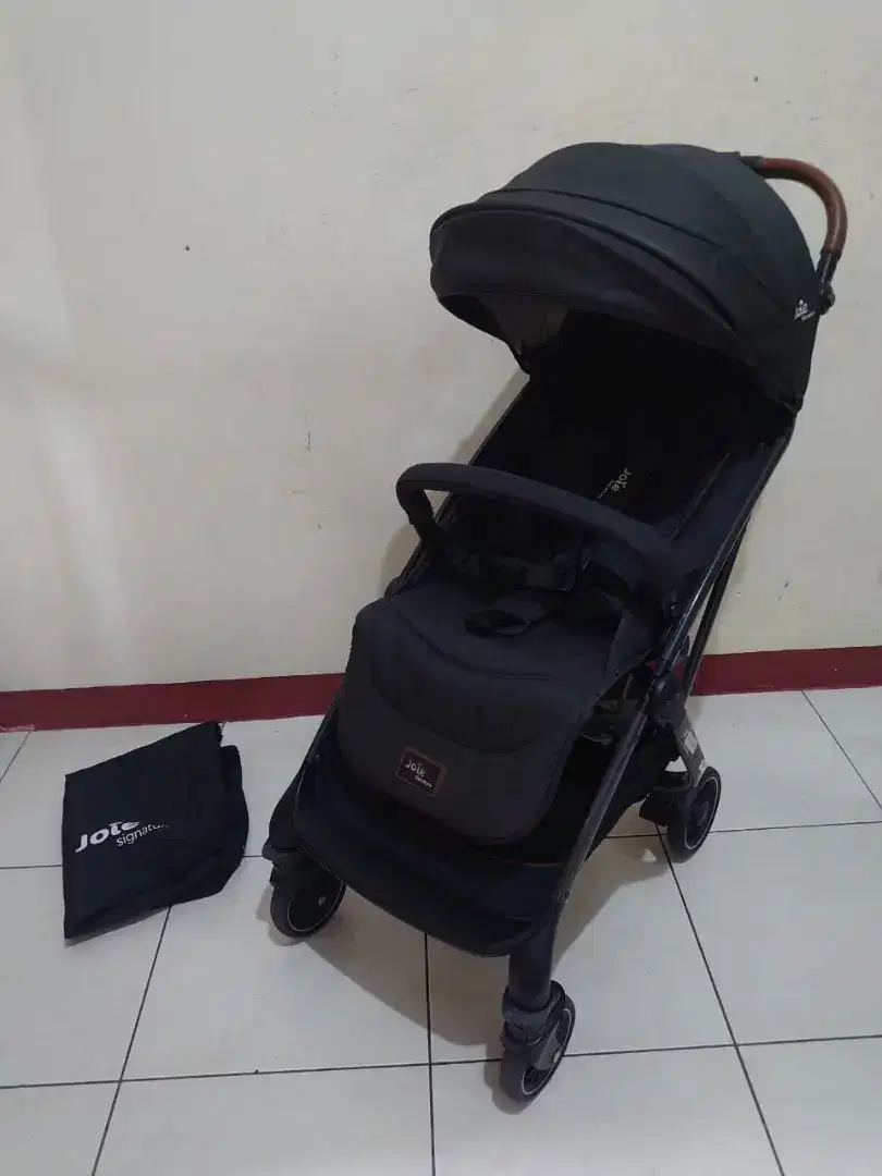 Preloved Stroller Joie Signature Tourist Noir