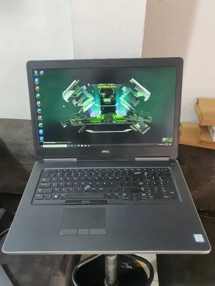 Dell precision 7720 i7 6820HQ 16gb 512gb nvidia quadro P3000 6GB