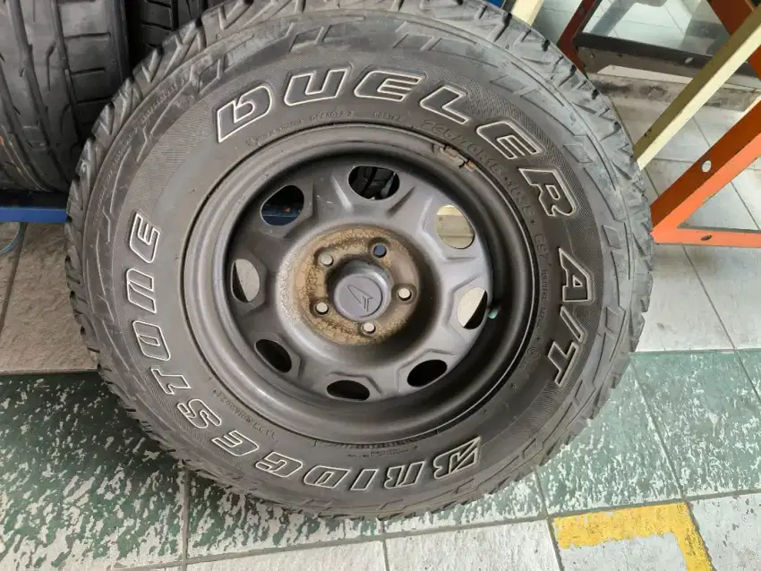 Velg & Ban Dueler AT 235/70 R15
