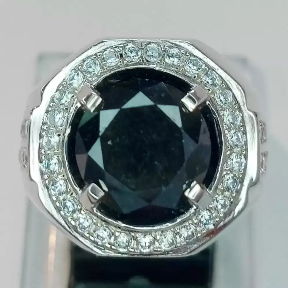 NATURAL BLACK DIAMOND 5,22 CRT