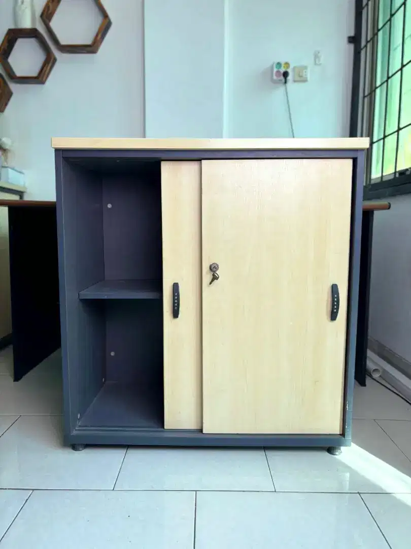 Nakas Laci Sliding Lemari Geser Kantor Perlengkapan Perusahan Kerja