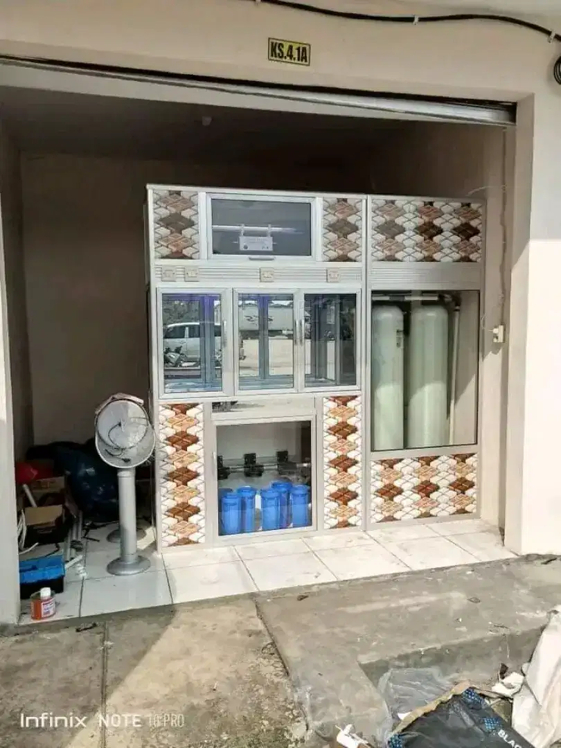 Air minum isi ulang galon instalasi