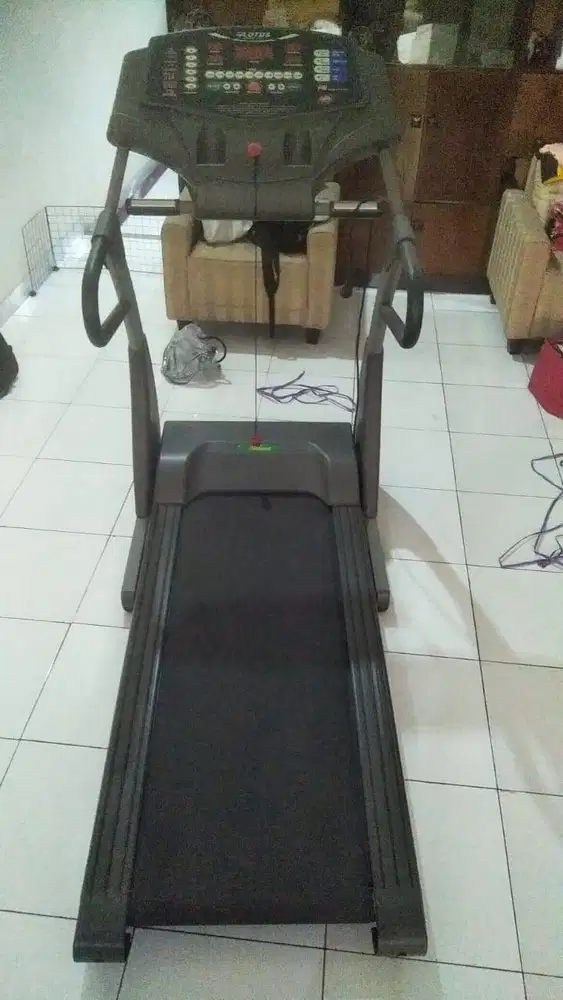Menjual Mesin Tredmill Merek Lotus 8500-25