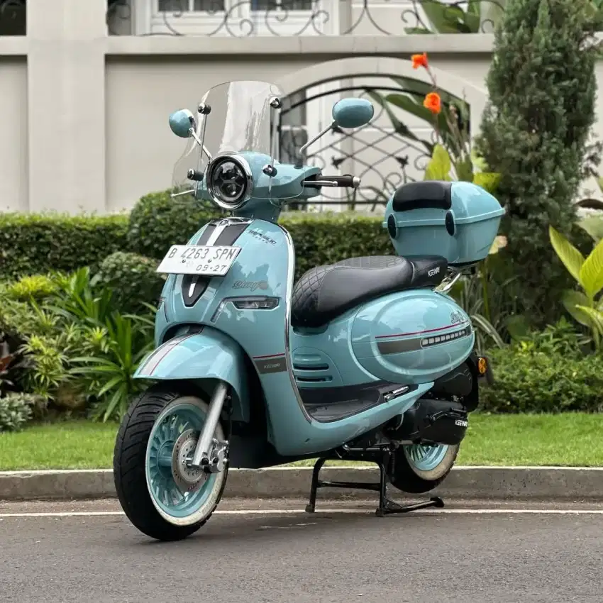 Benelli Keeway Shiny 150cc TAHUN 2022 warna BIRU Perfect Condition.