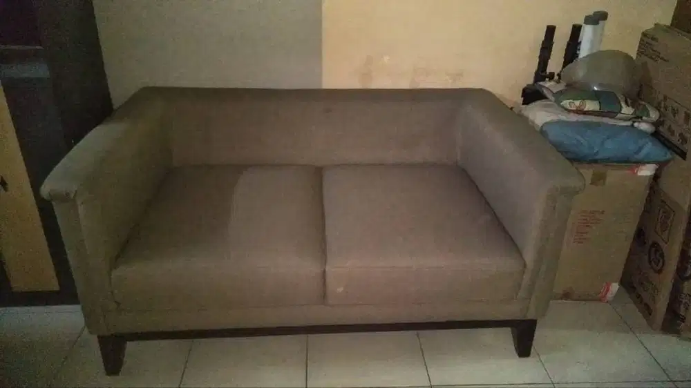 Menjual Sofa 2 dudukan