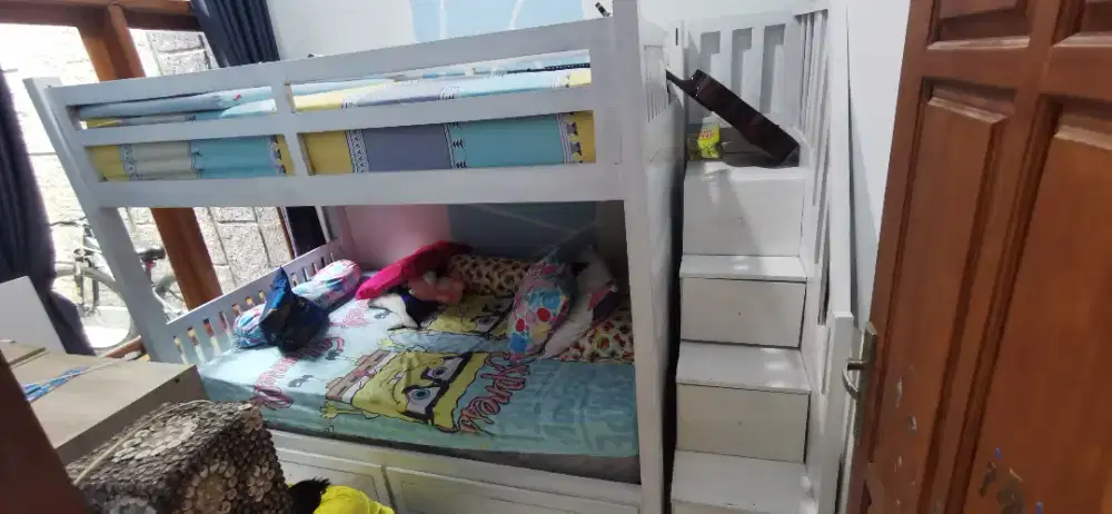 Kasur tingkat bahan kayu mahoni