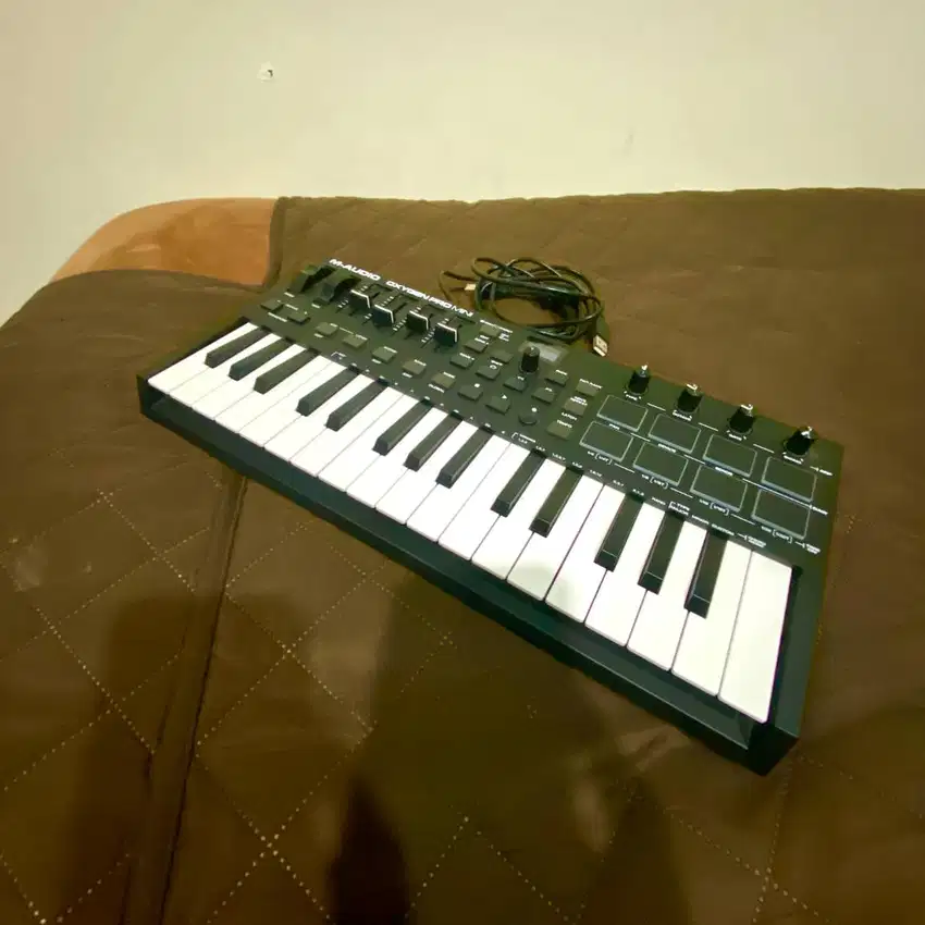 Jual M-Audio OXYGEN PRO Mini keyboard controller mulusss