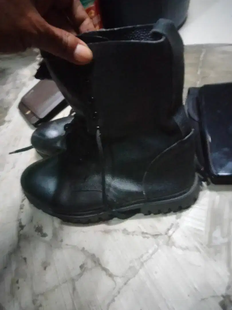 Sepatu scurity dan lainnya