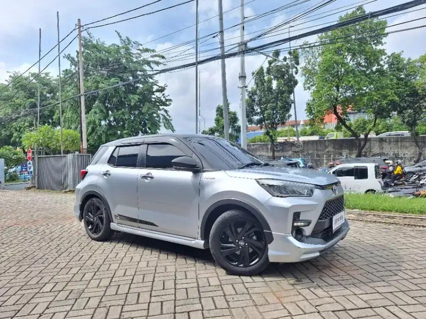 [OLX Mobbi] Toyota Raize Silver 1.0 G Two Tone Bensin-MT 2021 TRT