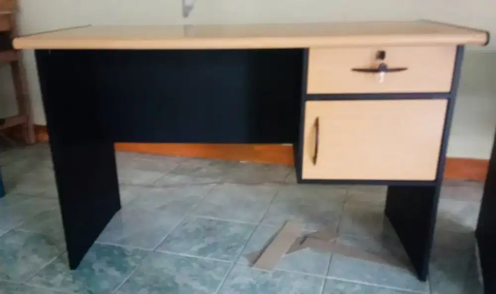 Meja Kerja, Meja Kantor, Meja Komputer Bahan Tebal Baru Free Ongkir