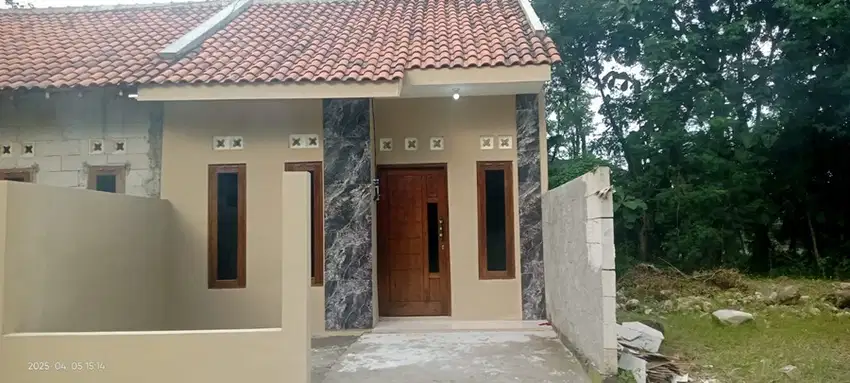 Rumah Gedongan dekat exit tol Colomadu bebas BI Checking