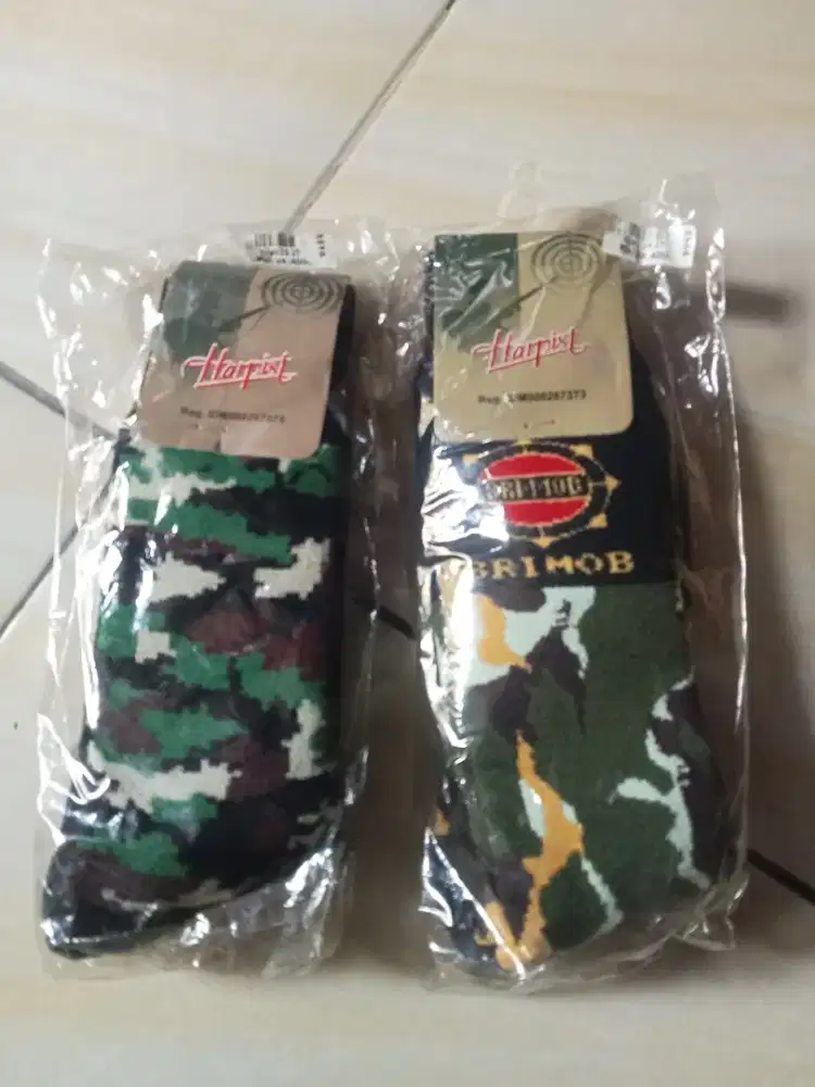 Kaos kaki 2 pcs baru masih plastikan