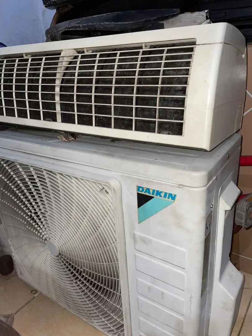 Dijual AC Daikin 3/4 PK ex pemakaian kantor, rutin maintenance