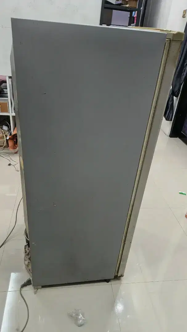 Kulkas merek Sharp 1 pintu