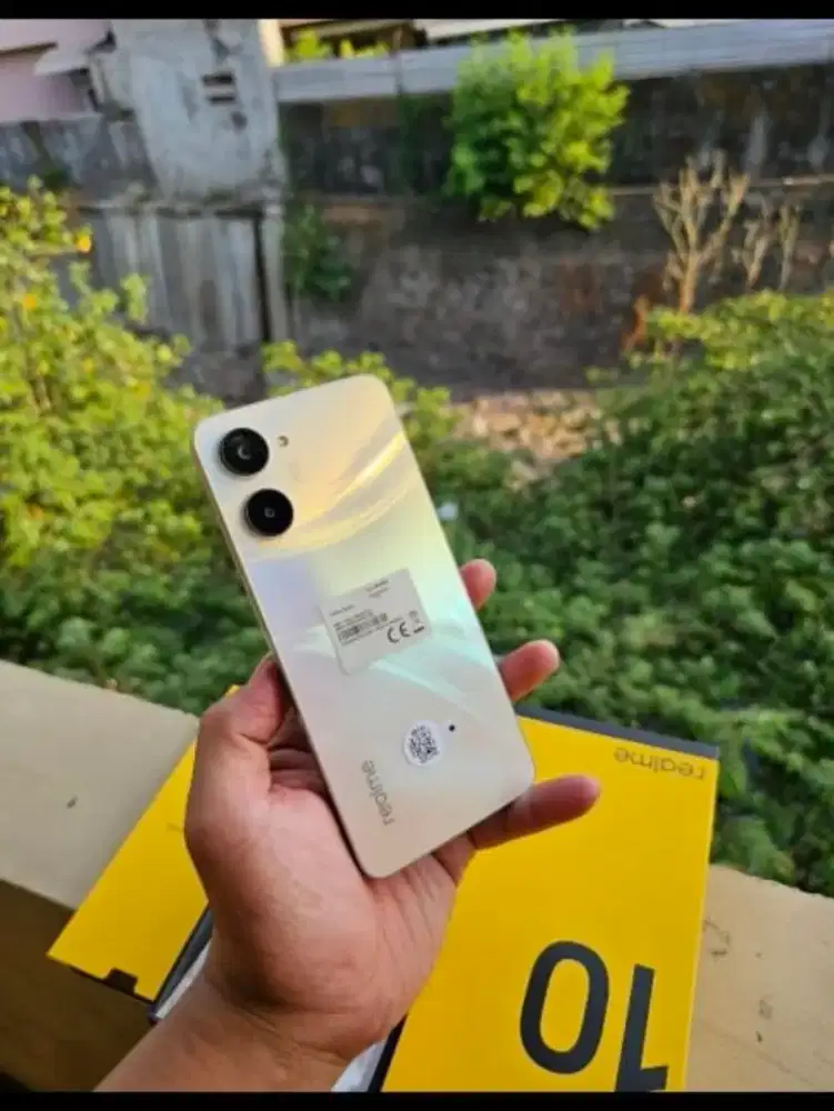 Realme 10 8/128 Kondisi seperti baru