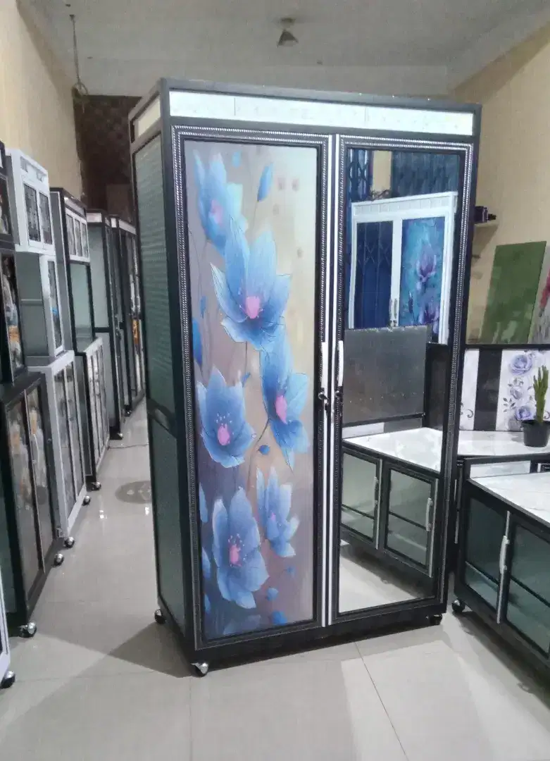 Lemari Pakaian 2 Pintu