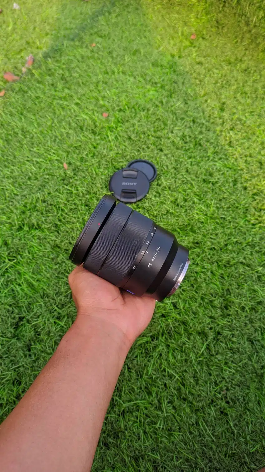 Lensa Sony FE 16-35mm F4 OSS ZEISS