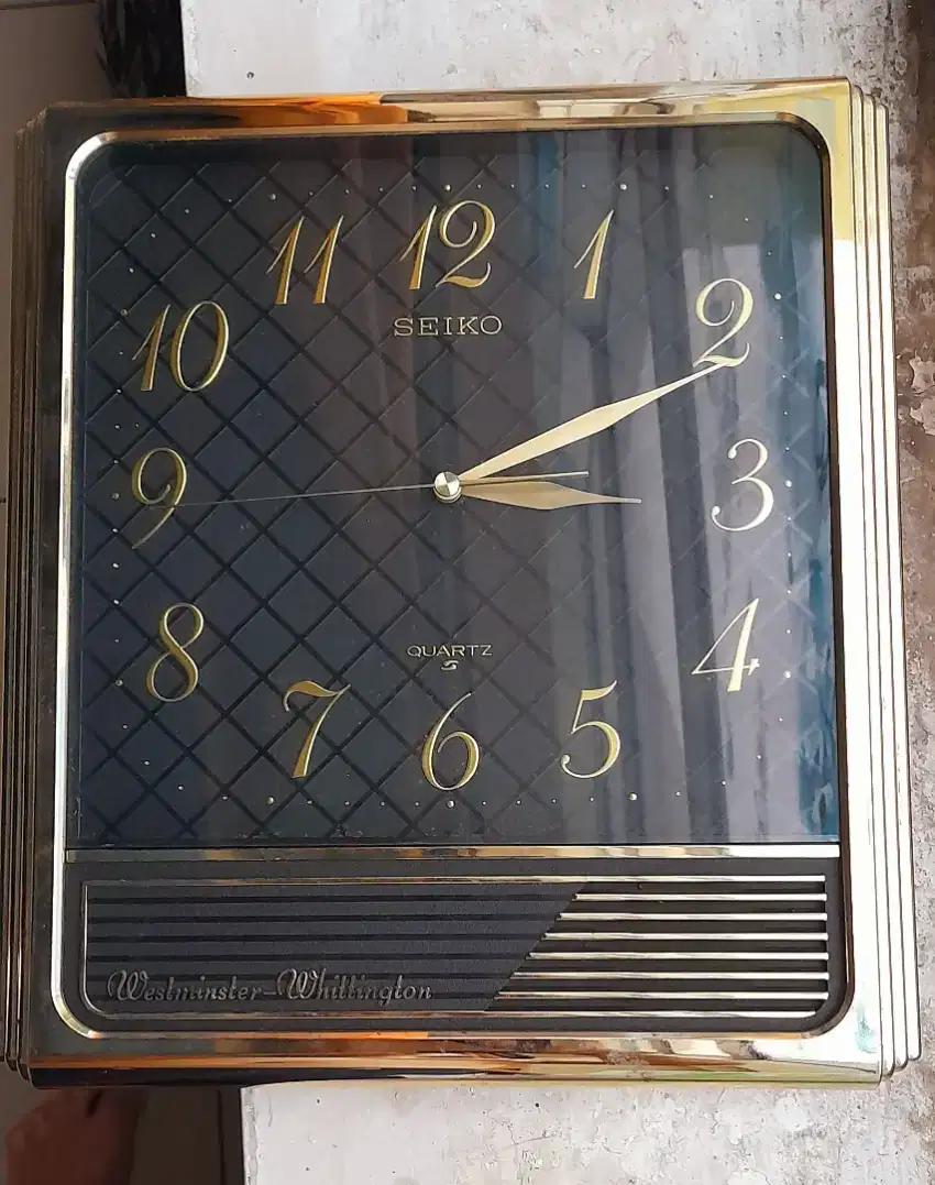 Jam dinding seiko asli ,kondisi msh mulus, tapi mati