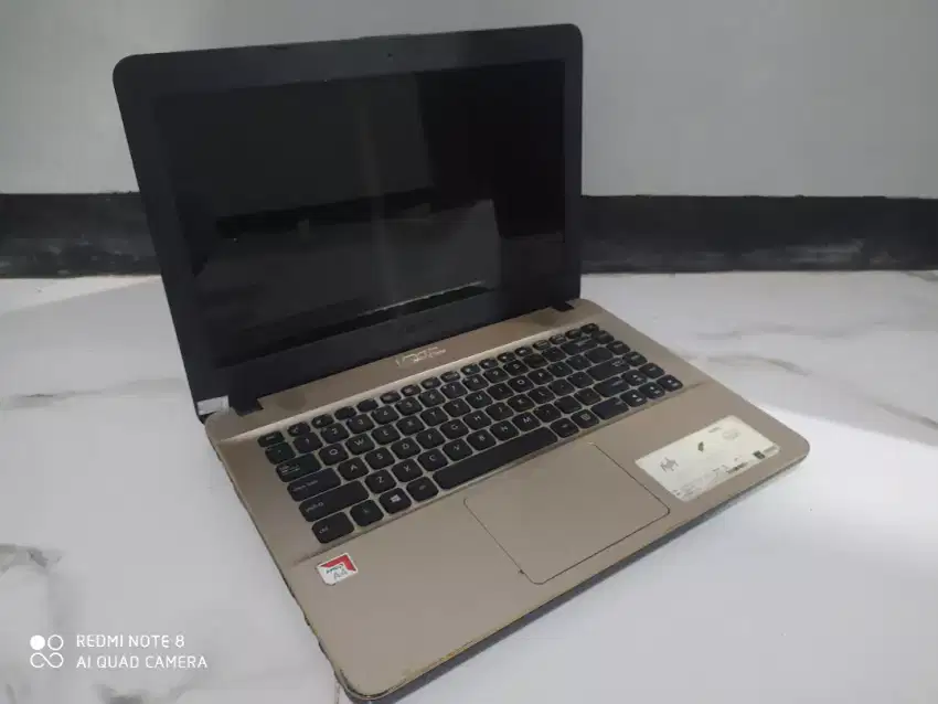 Asus x441b AMD a4-9125 speed 2,3ghz/RAM 4 /SSD 128 /Siap Kerja Nugas