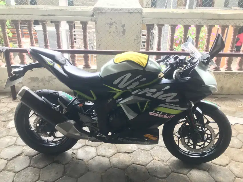 Dijual Kawasaki Ninja 250 SL